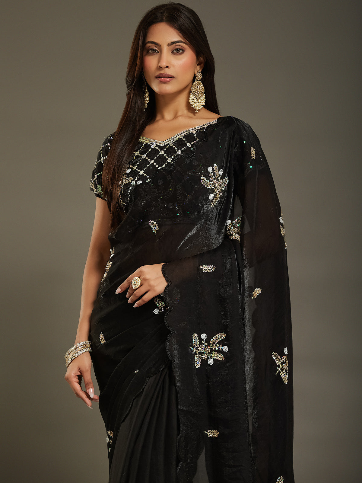 Women's Fendy Satin Saree With Unstitched Blouse Piece