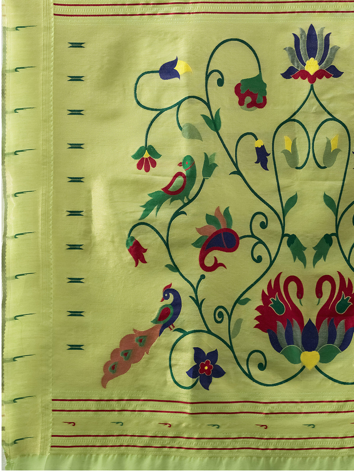 Women's Paithani Silk Saree With Unstitched Blouse Piece