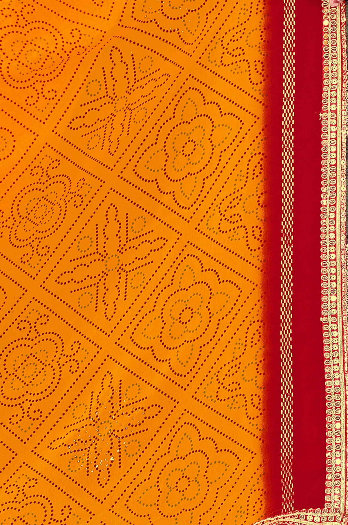 Women's Georgette Bandhani Saree With Unstitched Blouse Piece