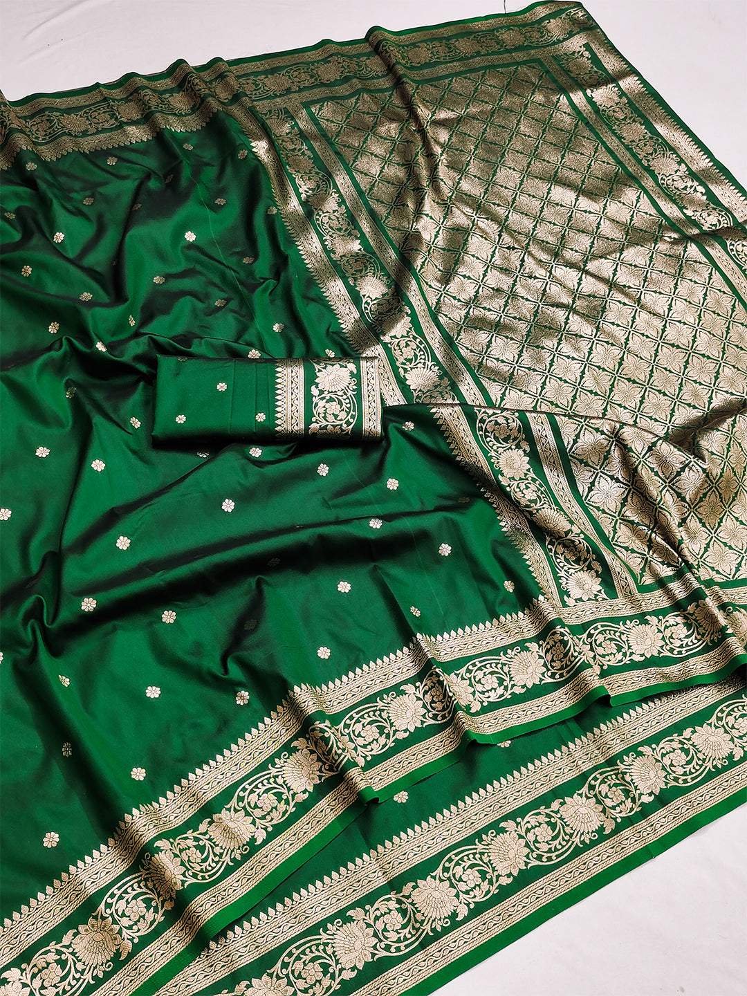 Women's Banarasi Silk Saree With Unstitched Blouse Piece