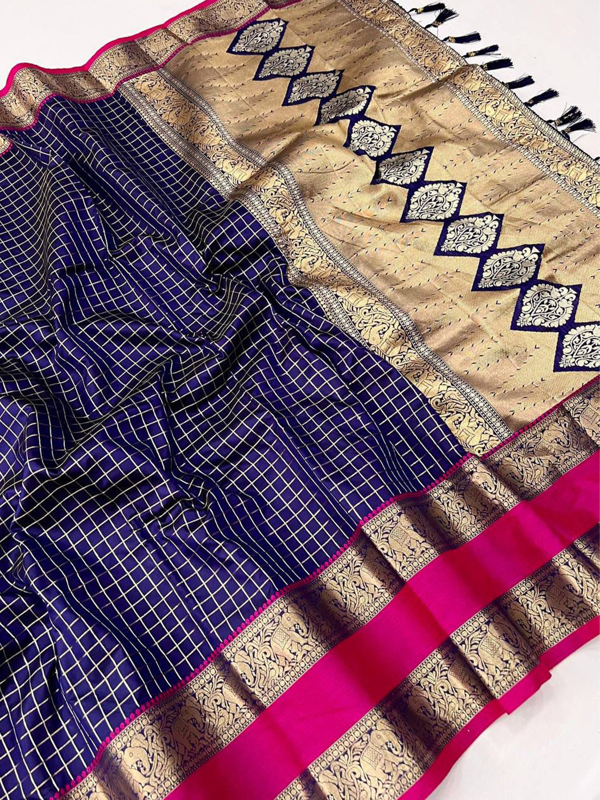 Women's Kanjivaram Silk Saree With Unstitched Blouse Piece