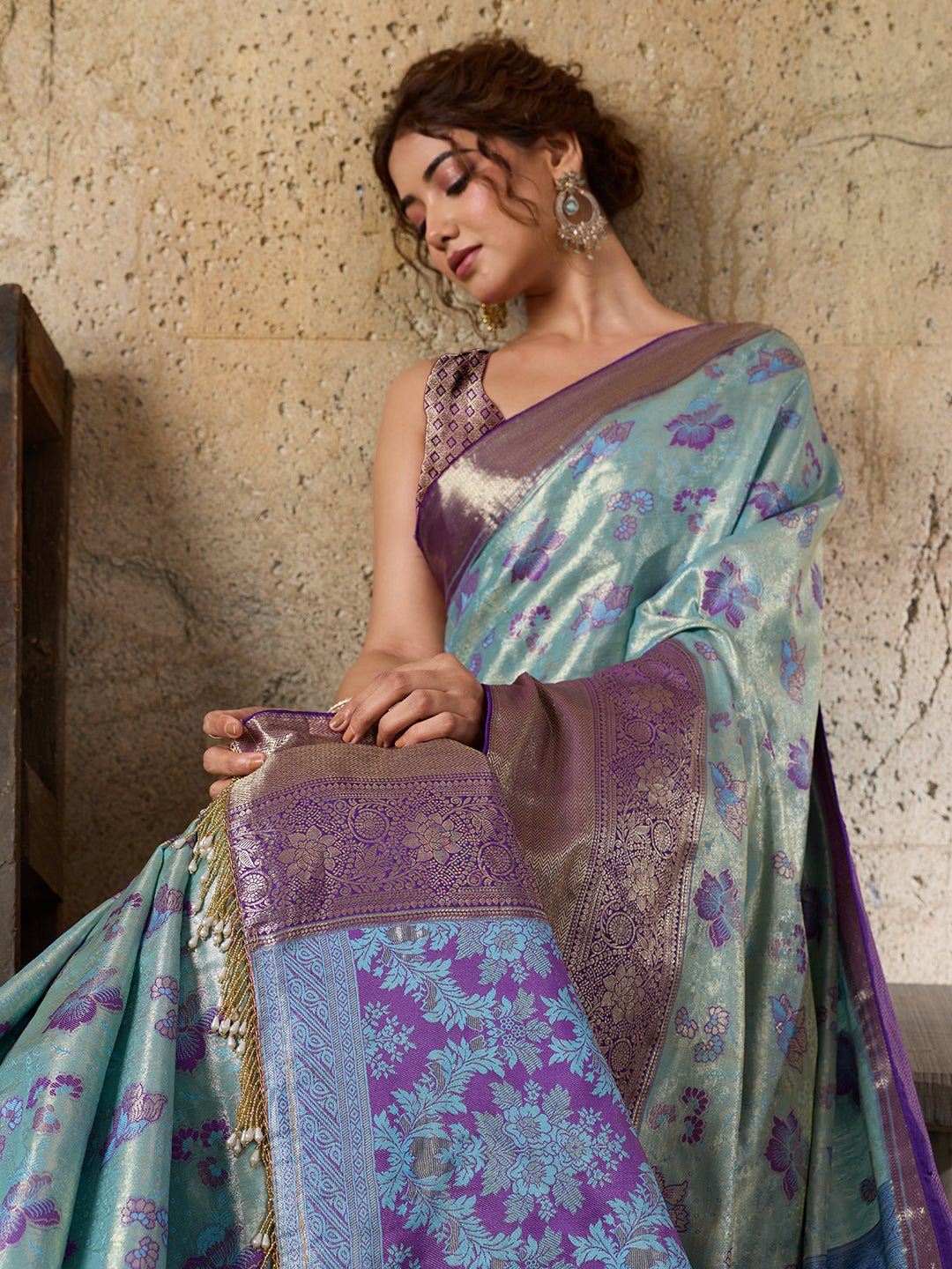 Women's Kanjivaram Silk Saree With Unstitched Blouse Piece