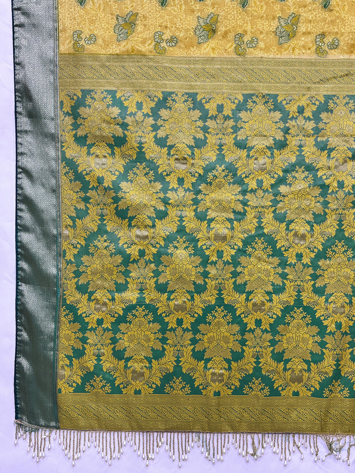 Women's Kanjivaram Silk Saree With Unstitched Blouse Piece