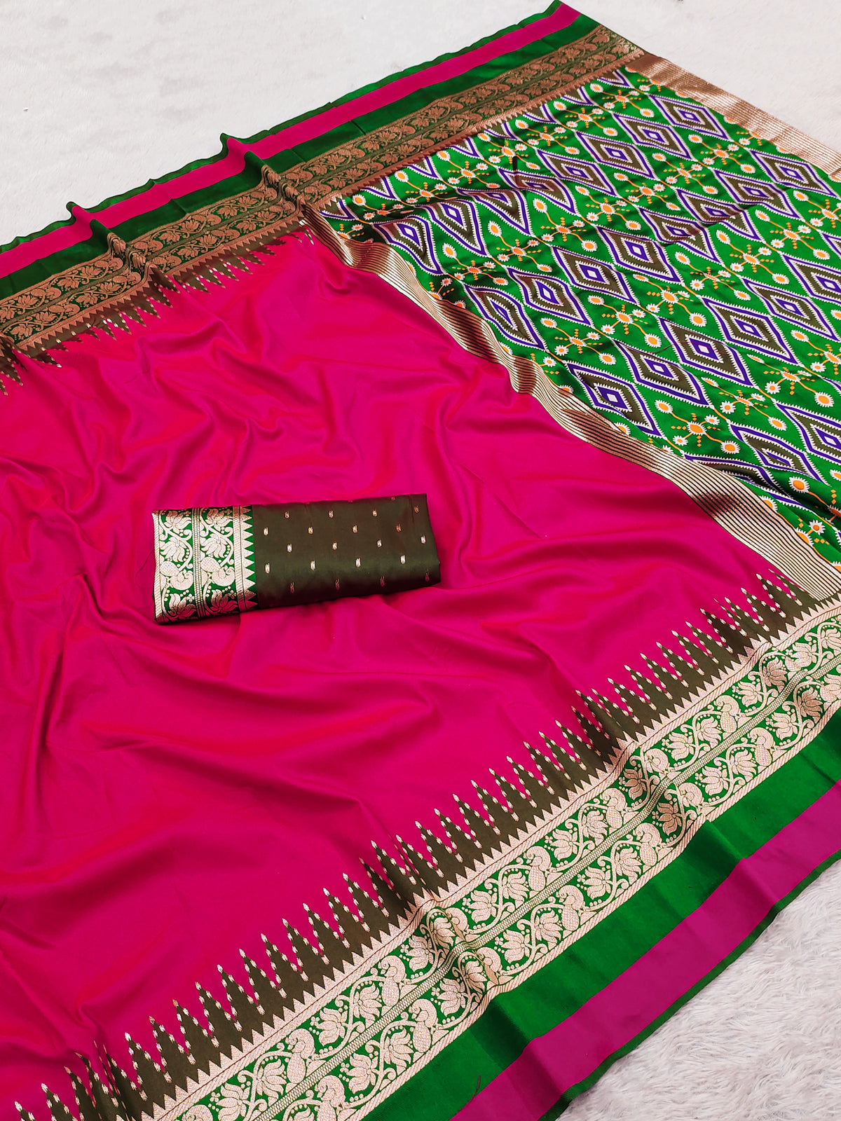 Women's Silk Saree With Unstitched Blouse Piece