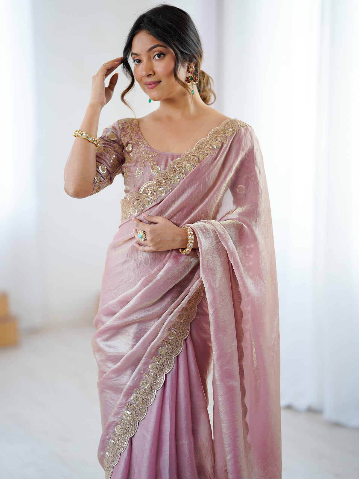 Women's Fendy Satin Saree With Unstitched Blouse Piece