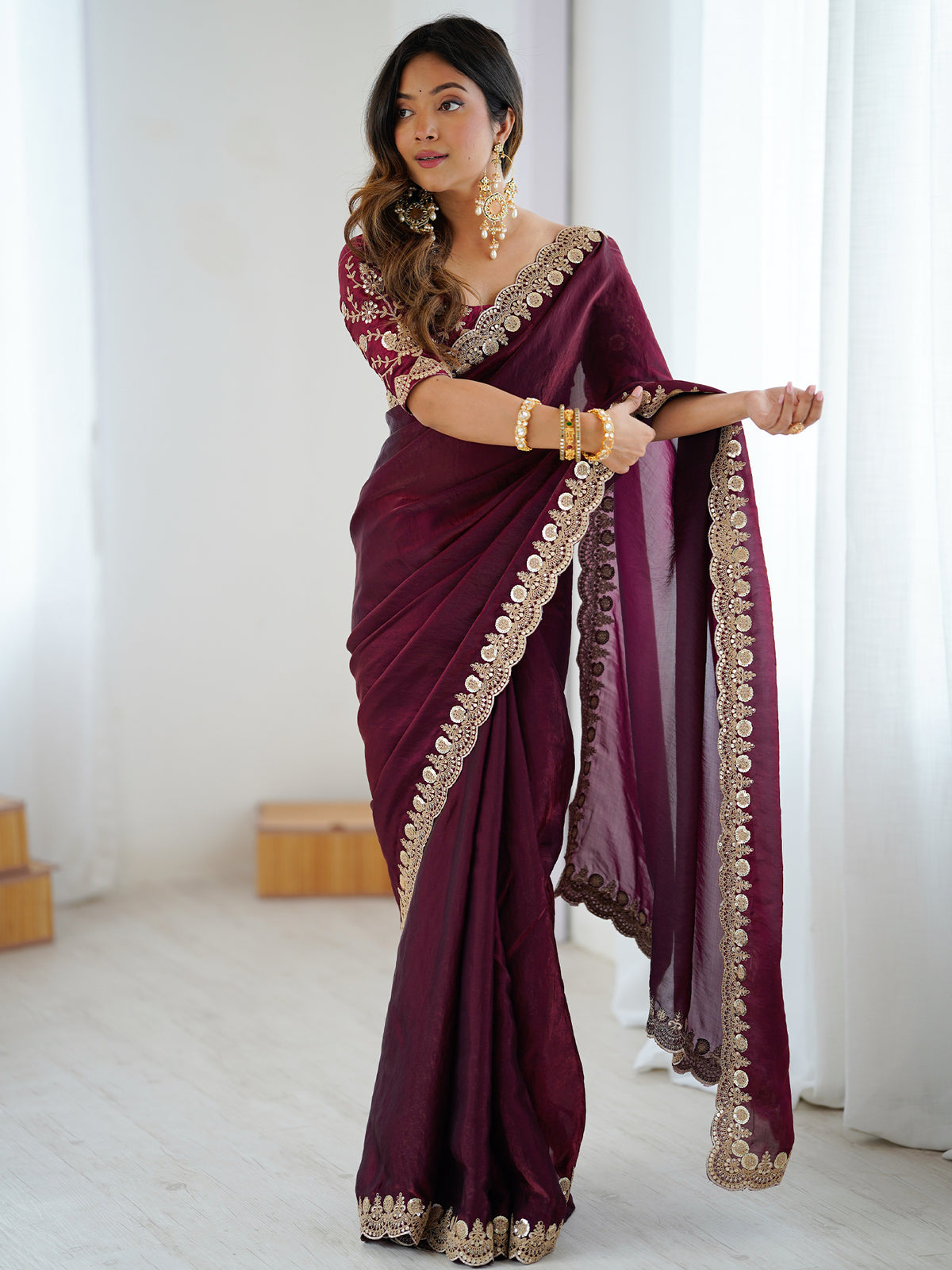 Women's Fendy Satin Saree With Unstitched Blouse Piece