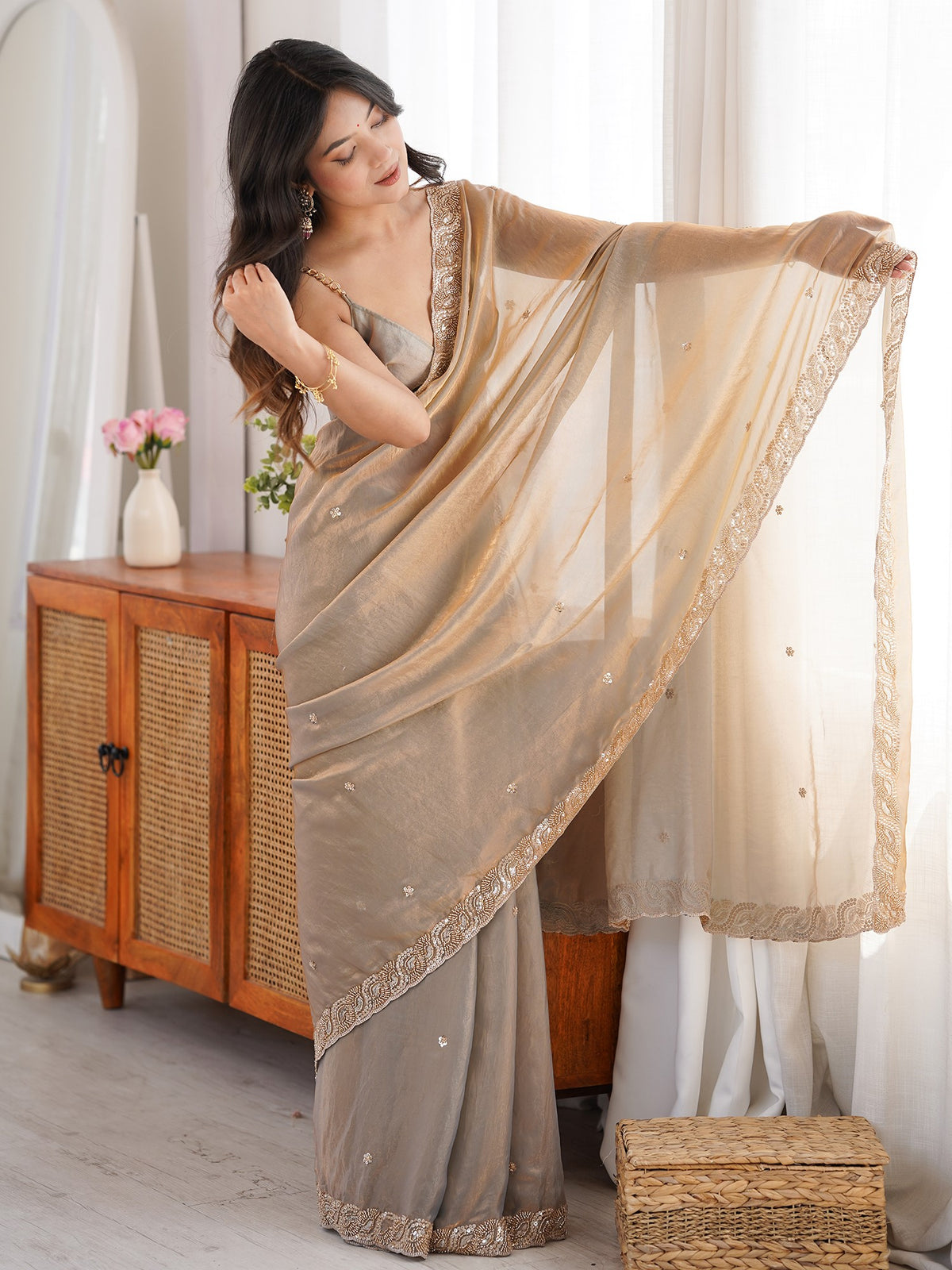 Women's Fendy Satin Saree With Unstitched Blouse Piece