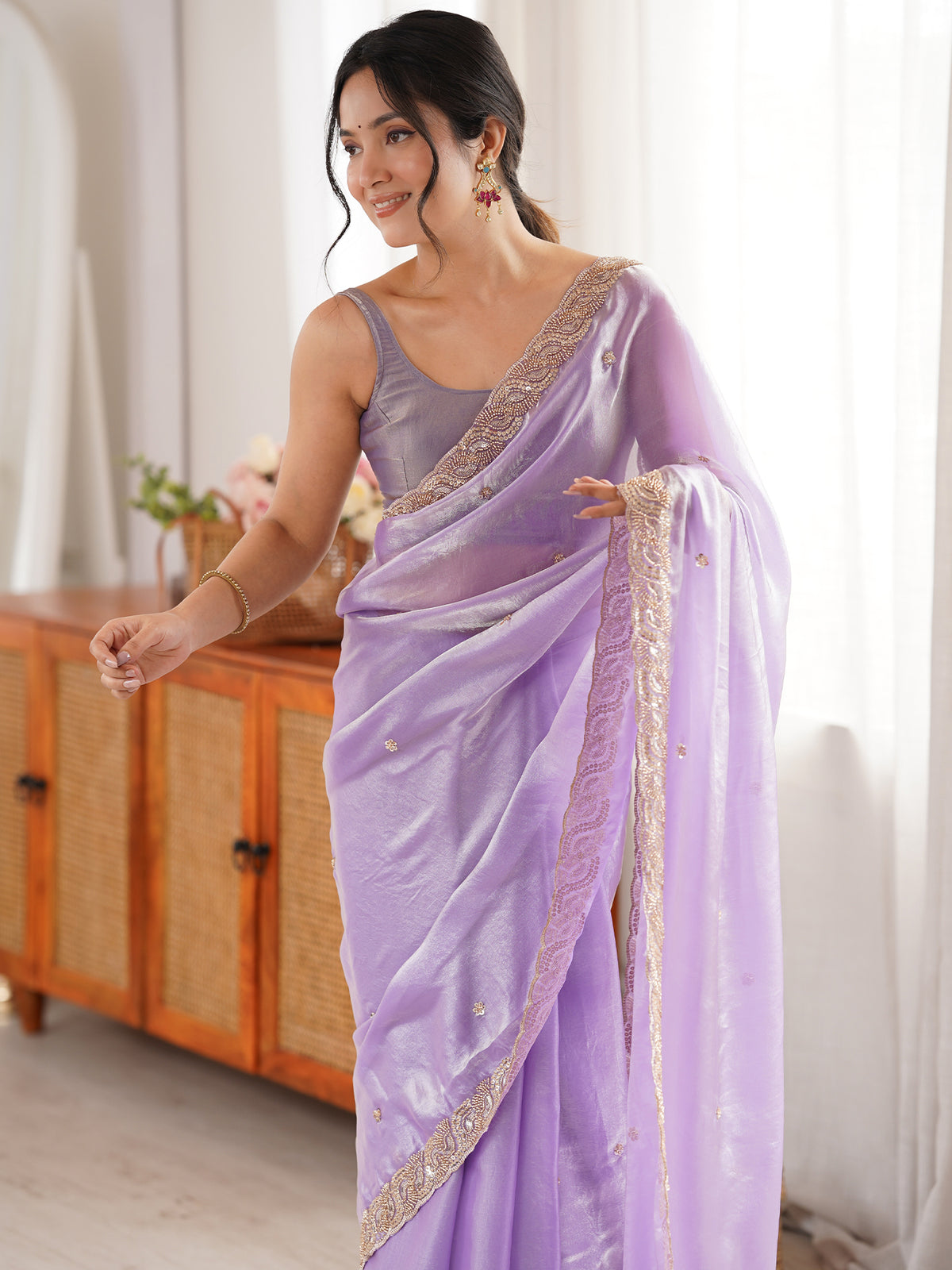 Women's Fendy Satin Saree With Unstitched Blouse Piece