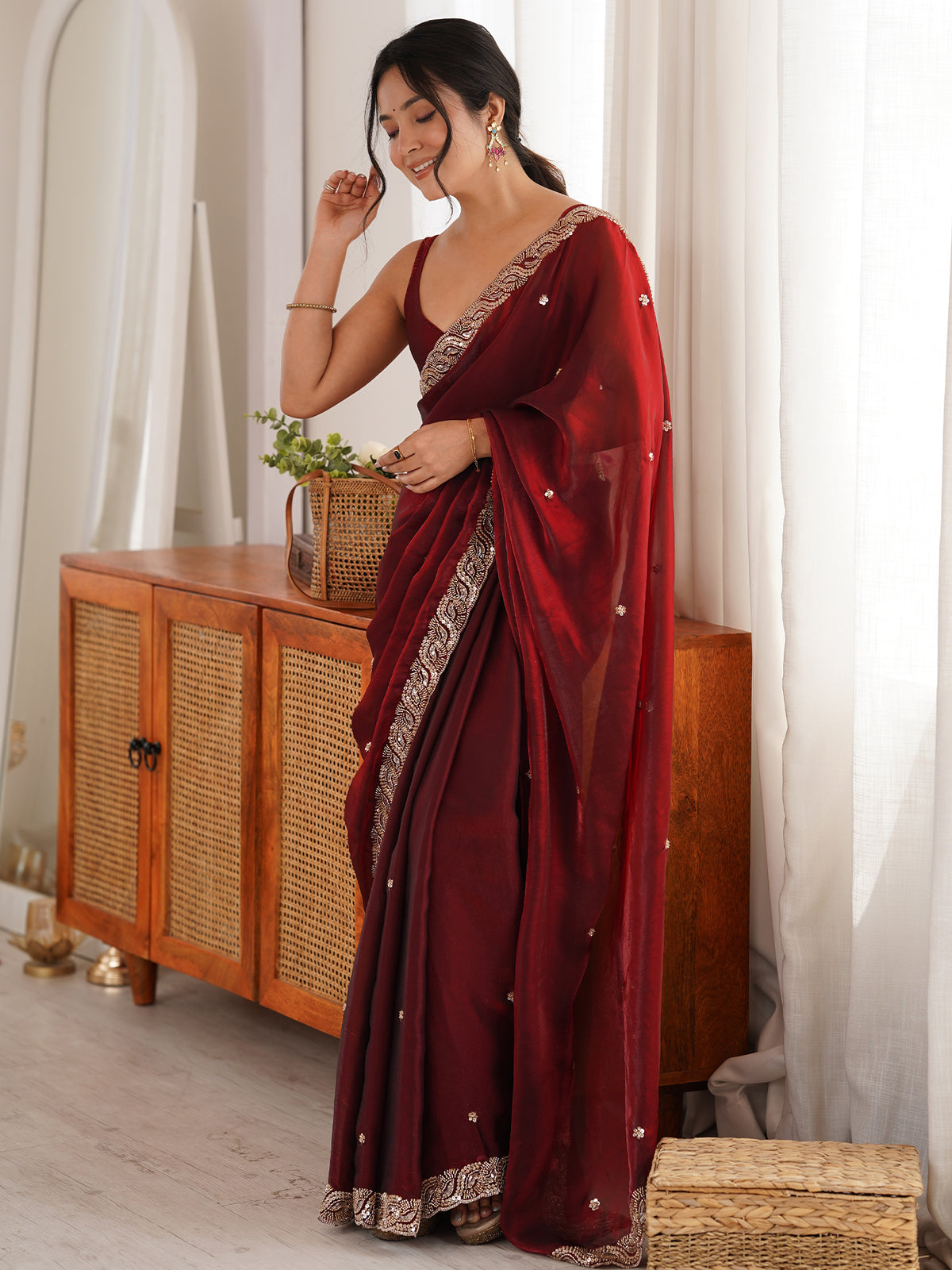 Women's Fendy Satin Saree With Unstitched Blouse Piece