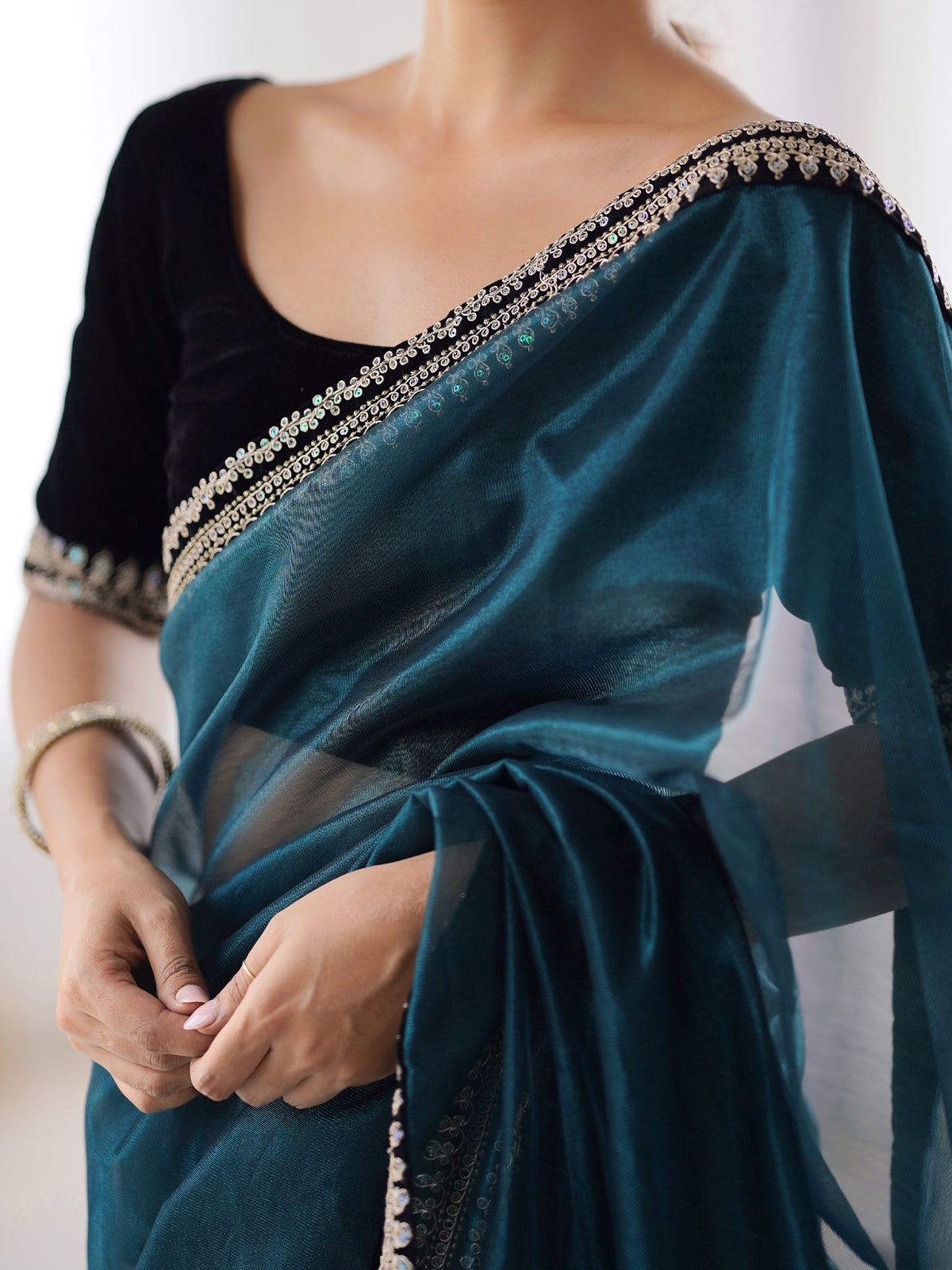 Women's Net Saree With Unstitched Blouse Piece