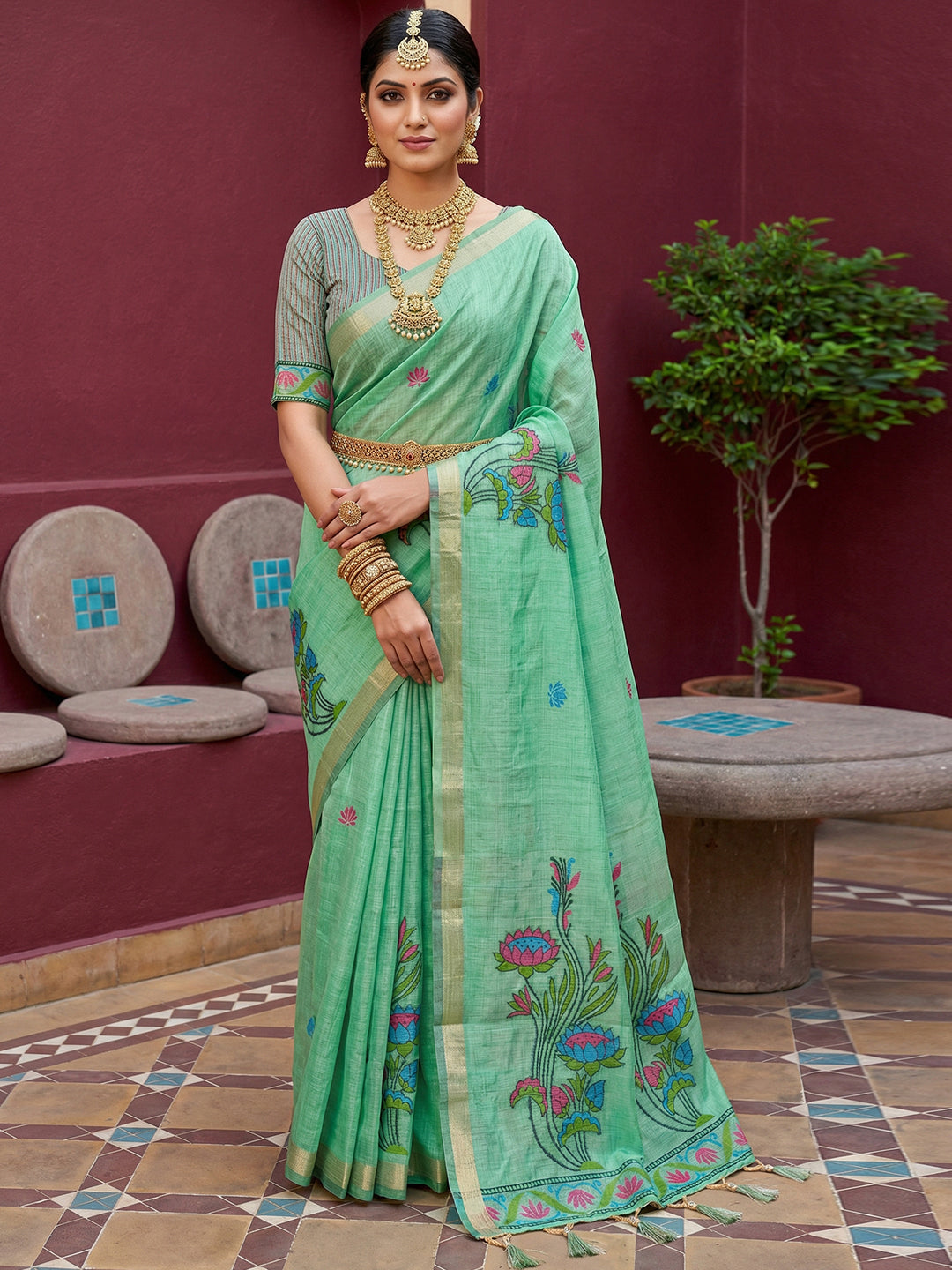 Women's Cotton Saree With Unstitched Blouse Piece
