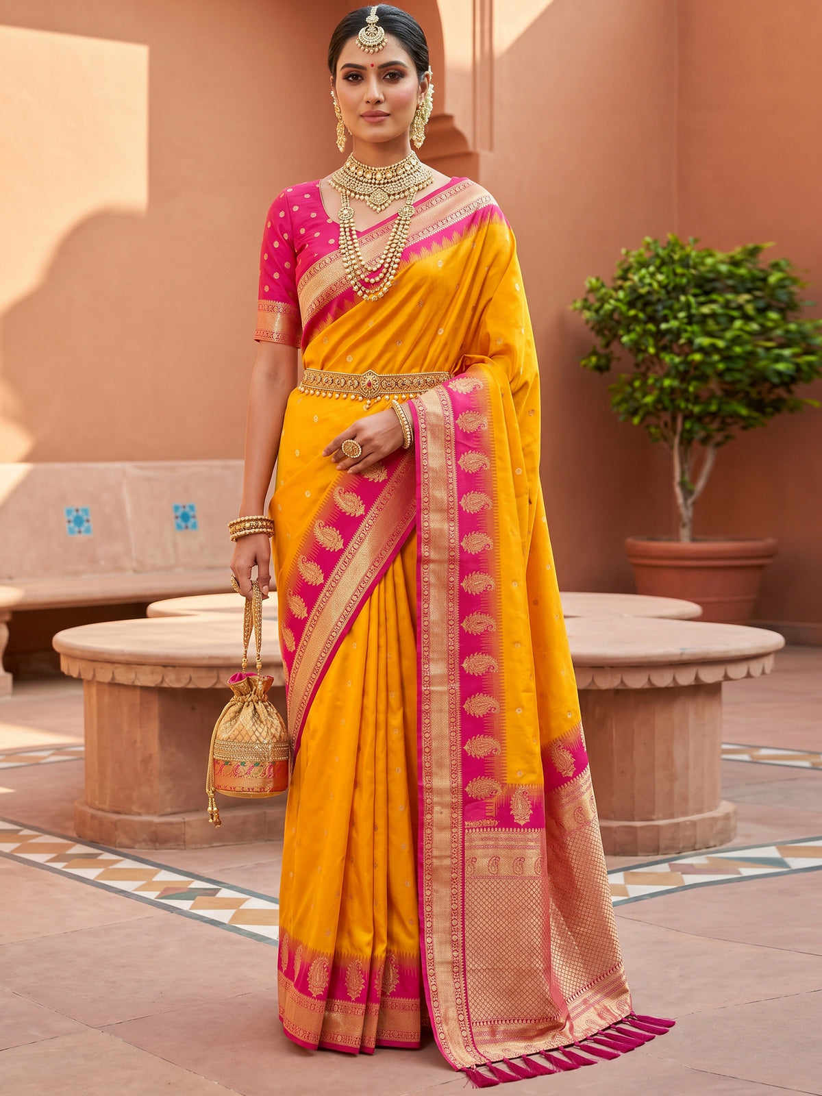 Women's Banarasi Silk Saree With Unstitched Blouse Piece