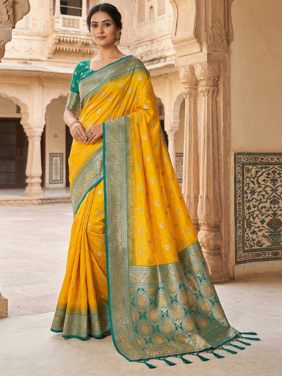 Women's Banarasi Silk Saree With Unstitched Blouse Piece