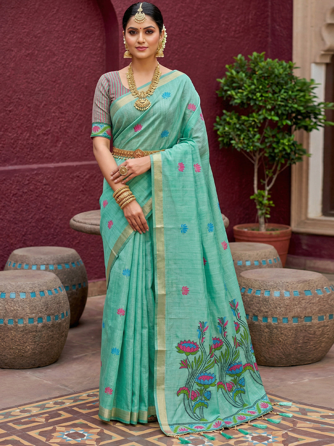 Women's Cotton Saree With Unstitched Blouse Piece