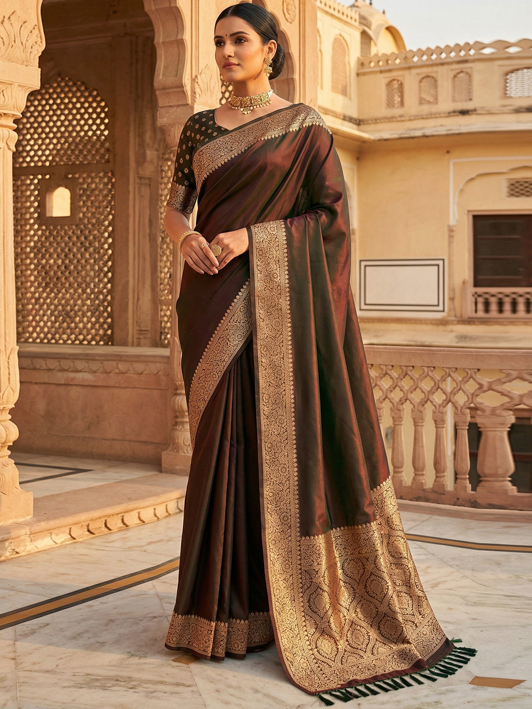 Women's Banarasi Silk Saree With Unstitched Blouse Piece