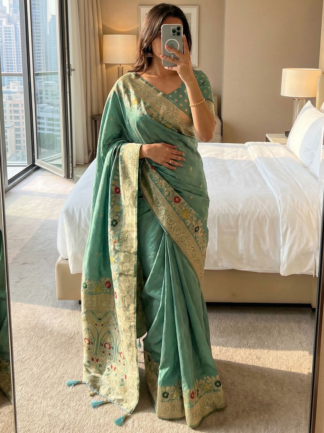 Women's Dola Silk Saree With Unstitched Blouse Piece