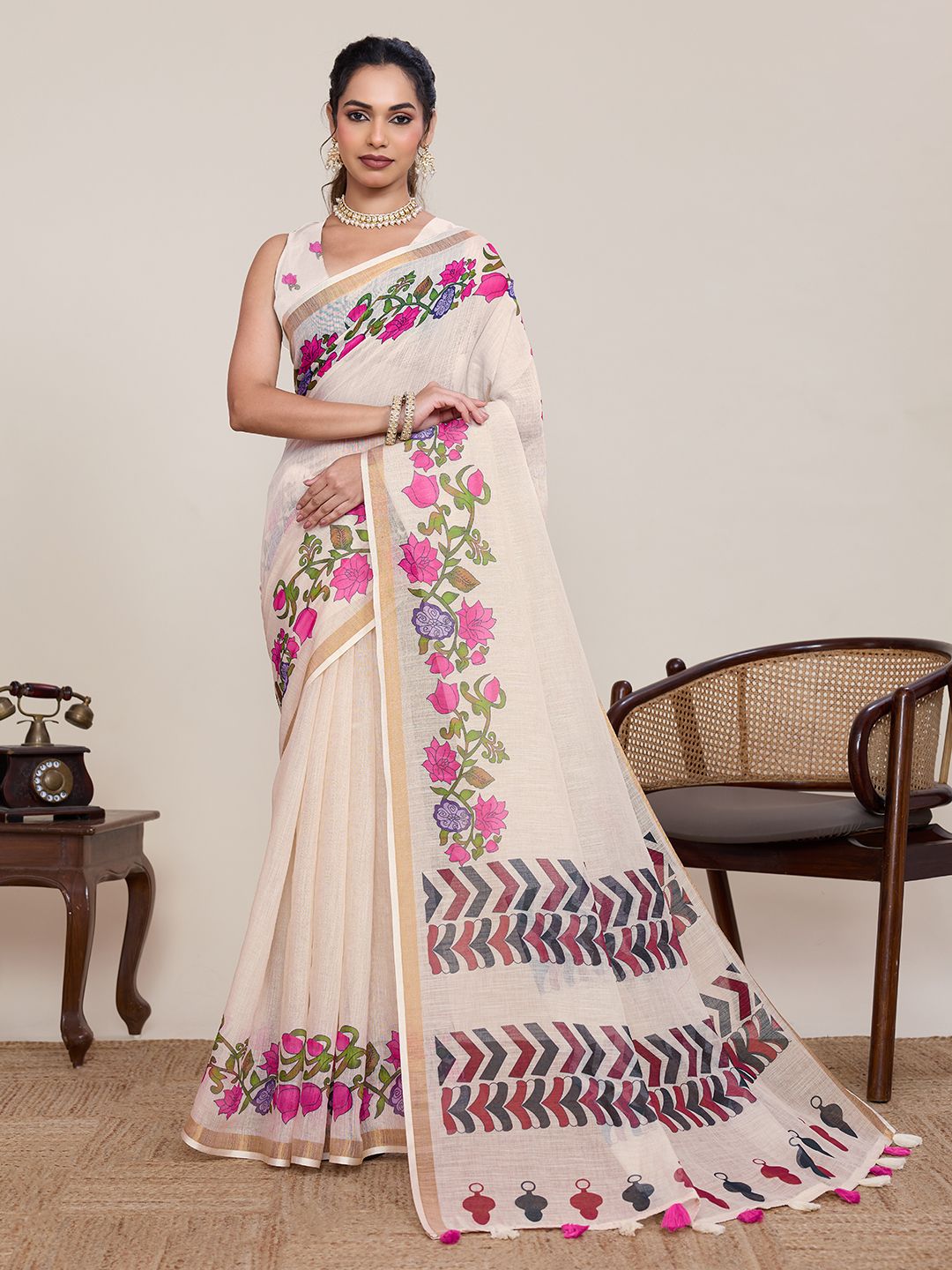 Women's Linen Saree With Unstitched Blouse Piece