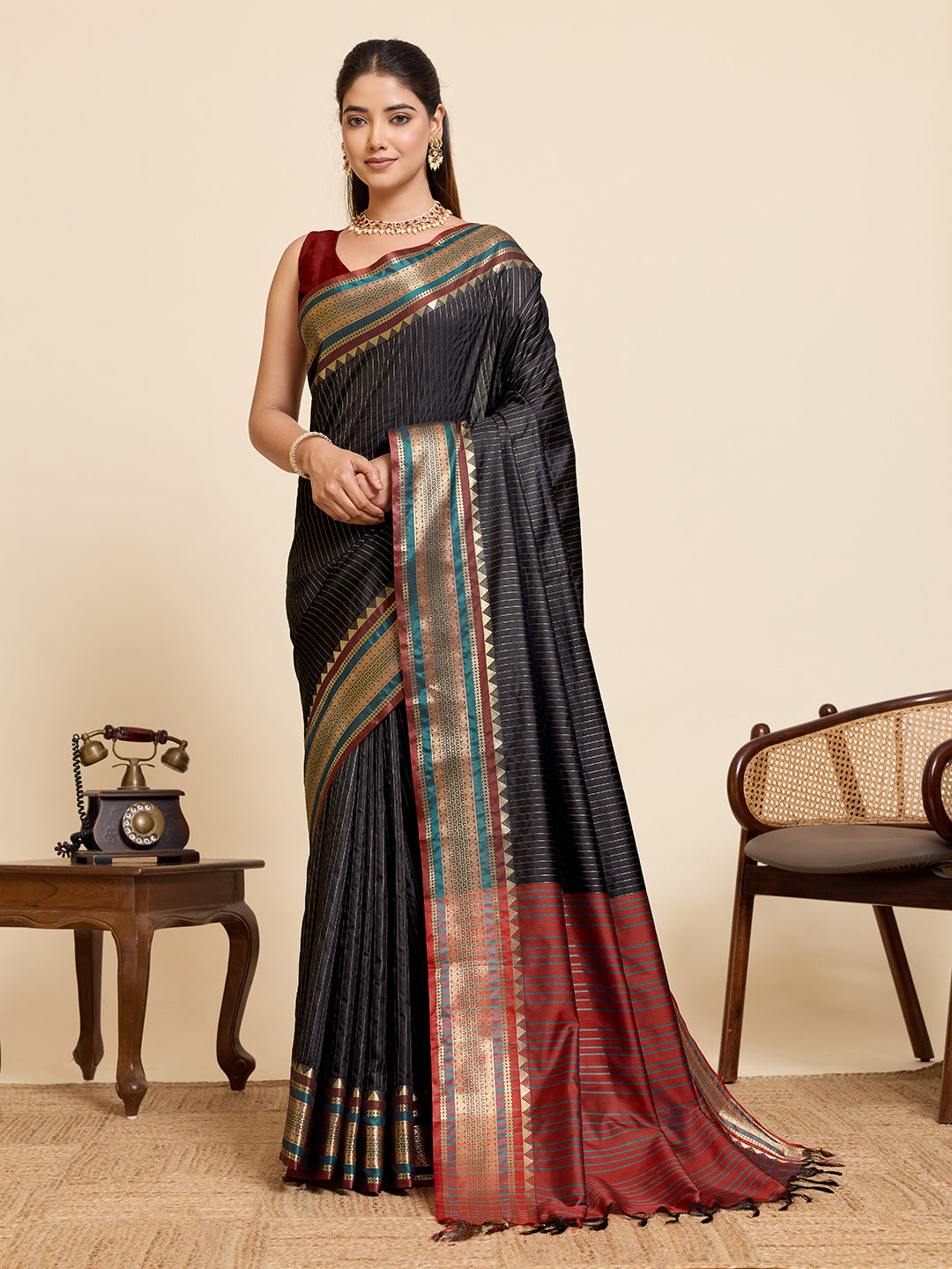 Women's Banarasi Silk Saree With Unstitched Blouse Piece