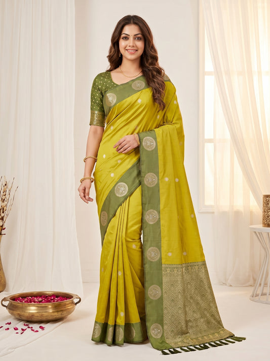 Women's Banarasi Silk Saree With Unstitched Blouse Piece