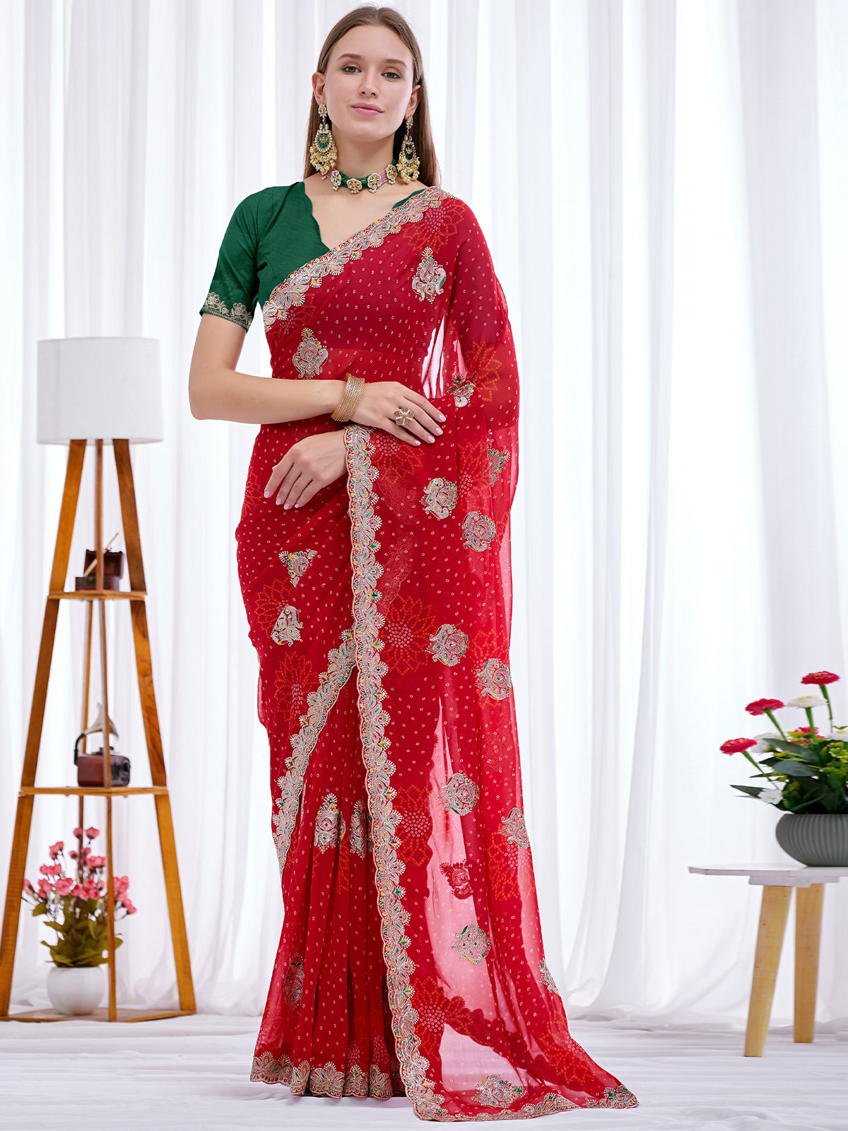 Women's Georgette Bandhani Saree With Unstitched Blouse Piece