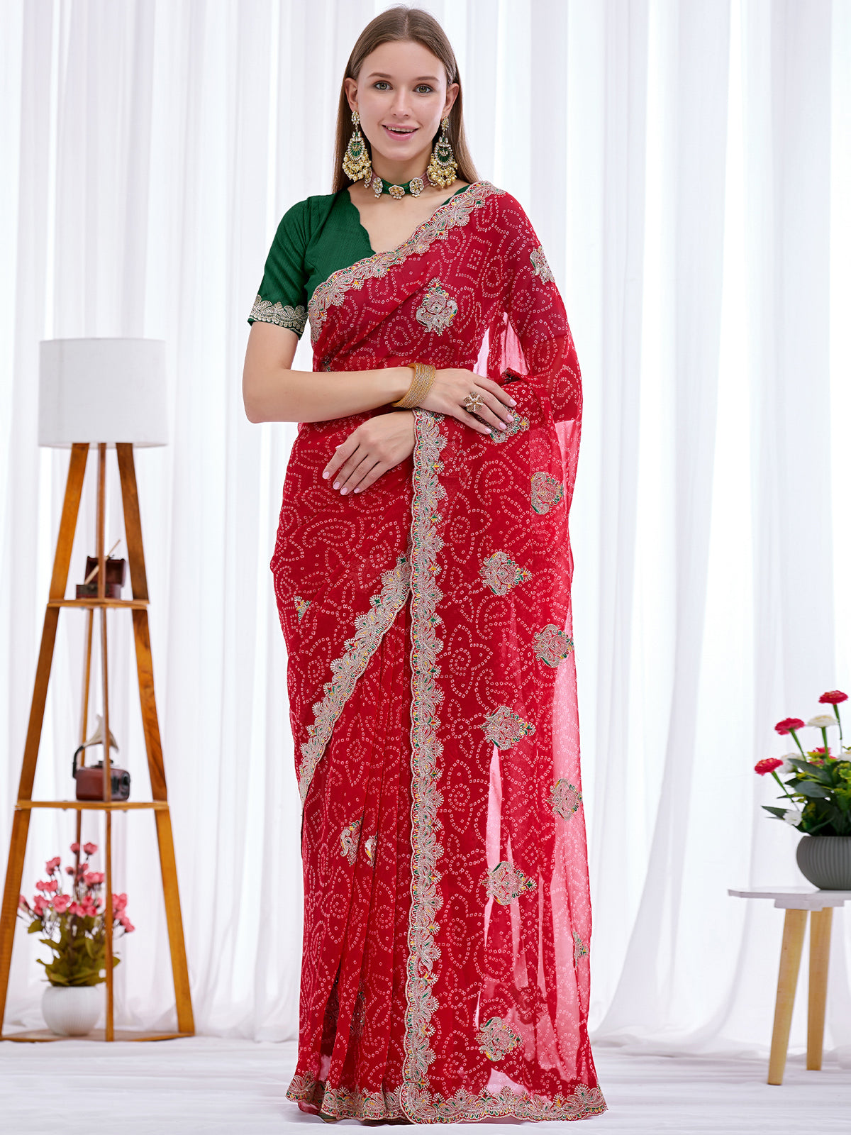 Women's Georgette Bandhani Saree With Unstitched Blouse Piece