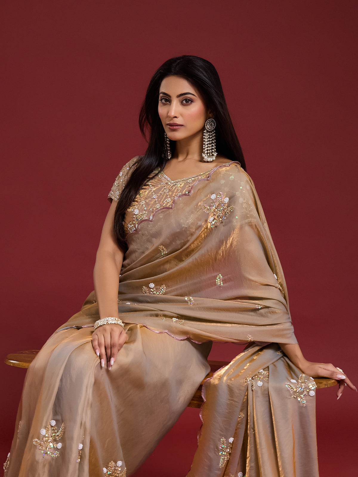 Women's Fendy Satin Saree With Unstitched Blouse Piece