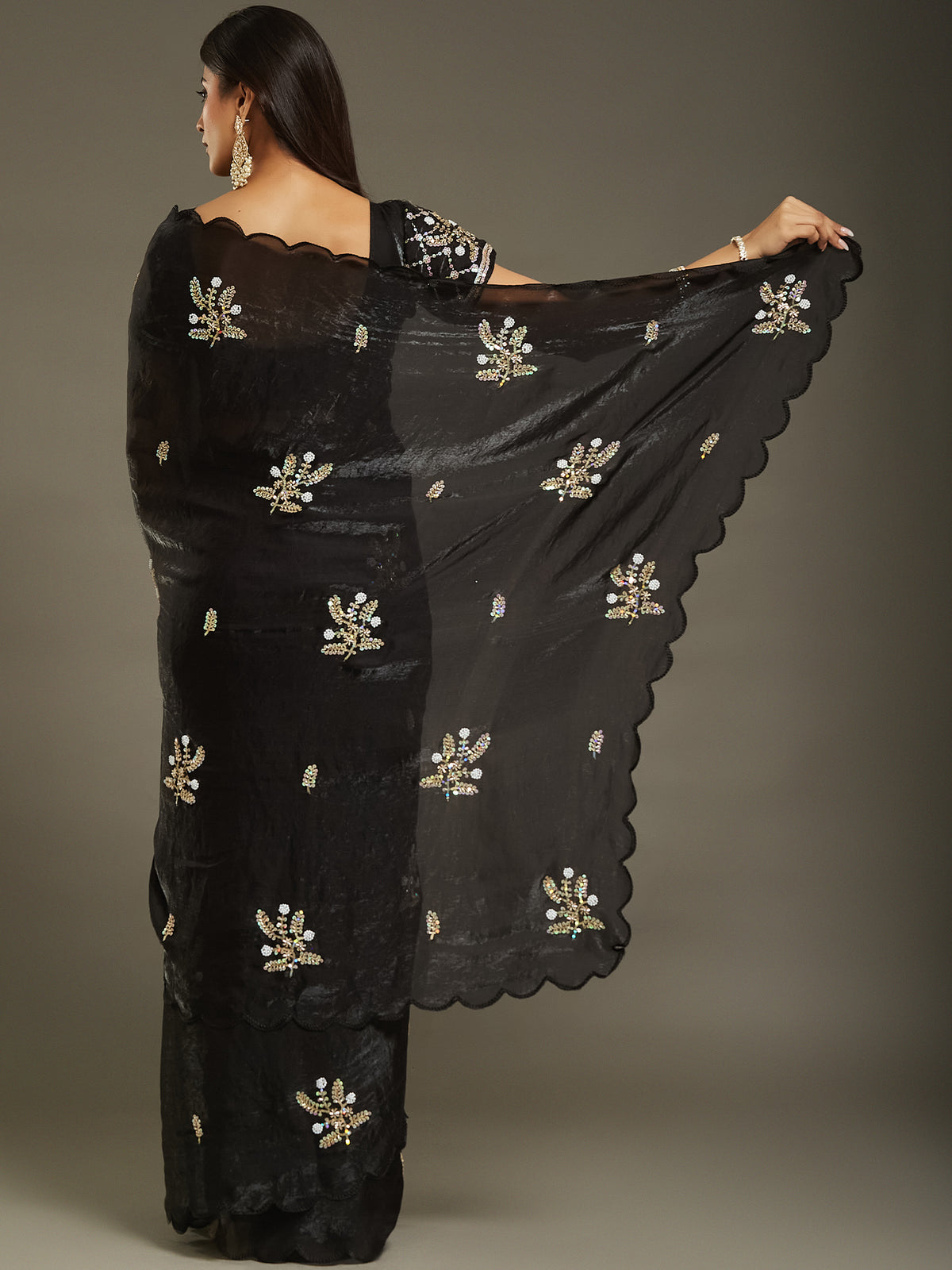Women's Fendy Satin Saree With Unstitched Blouse Piece