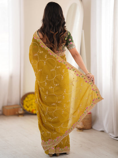 Women's Georgette Saree With Unstitched Blouse Piece