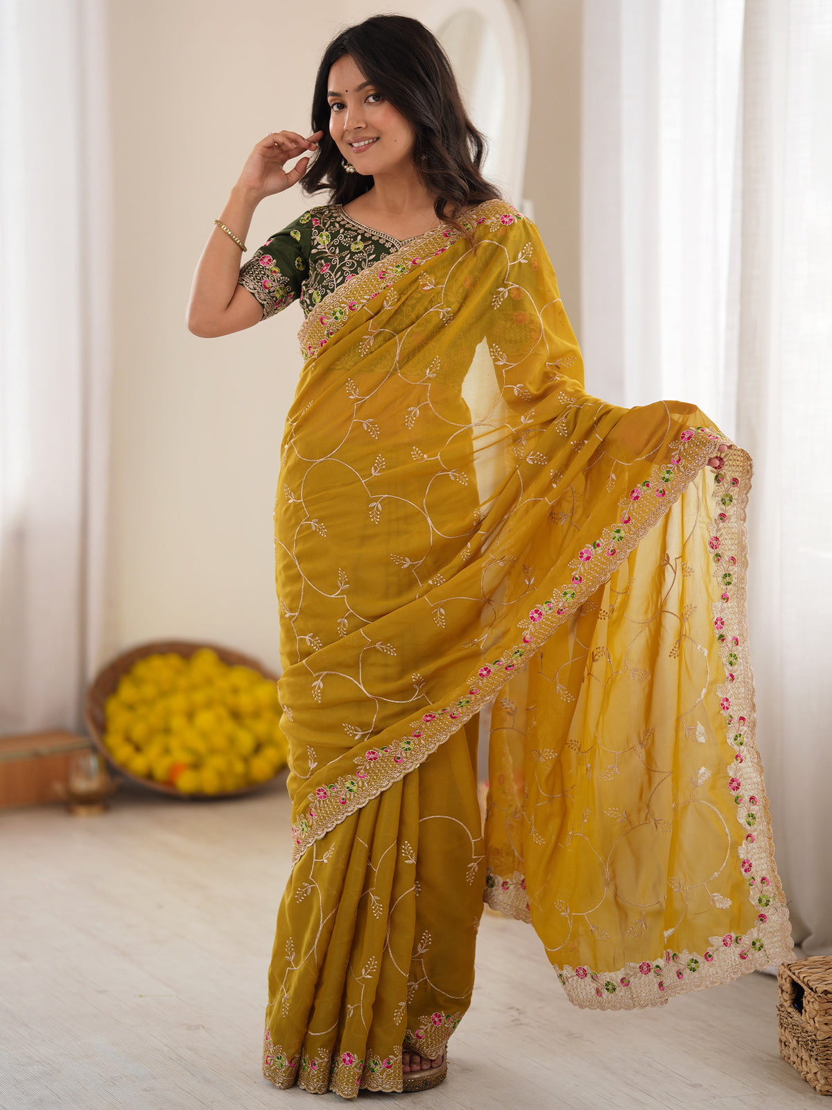 Women's Georgette Saree With Unstitched Blouse Piece