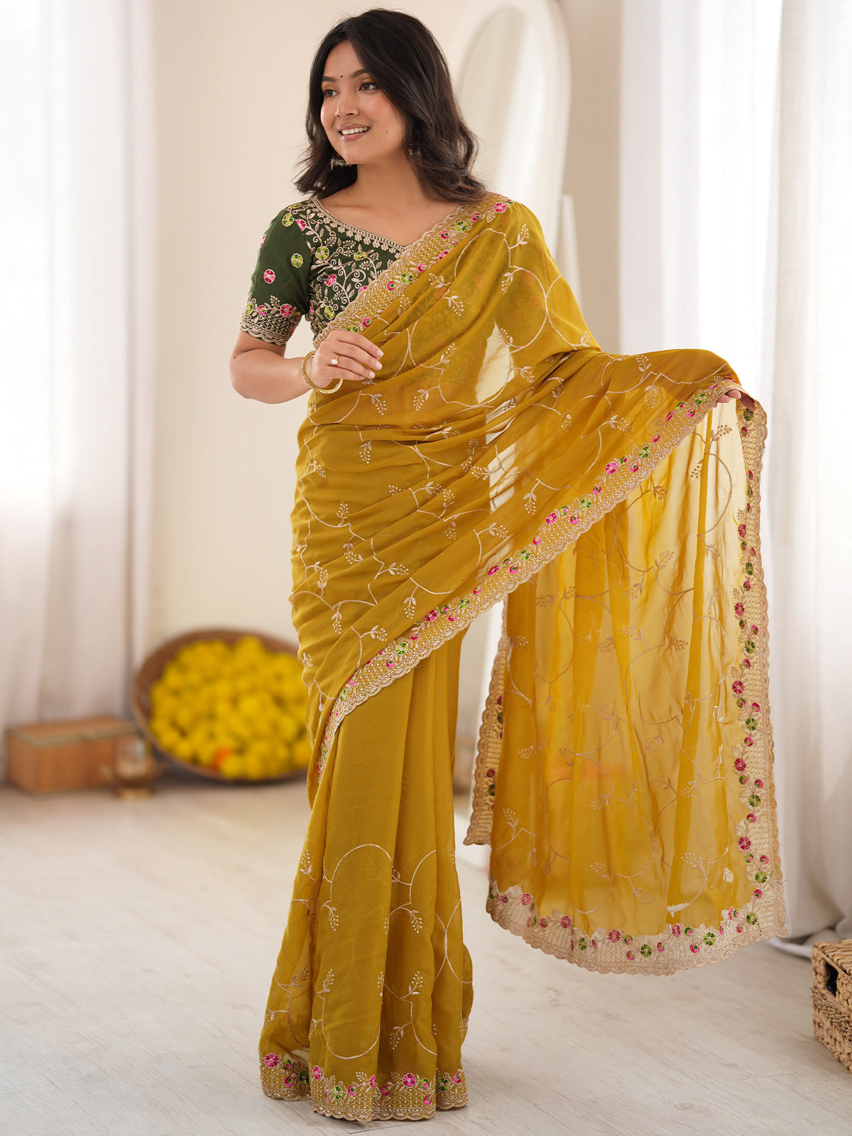 Women's Georgette Saree With Unstitched Blouse Piece