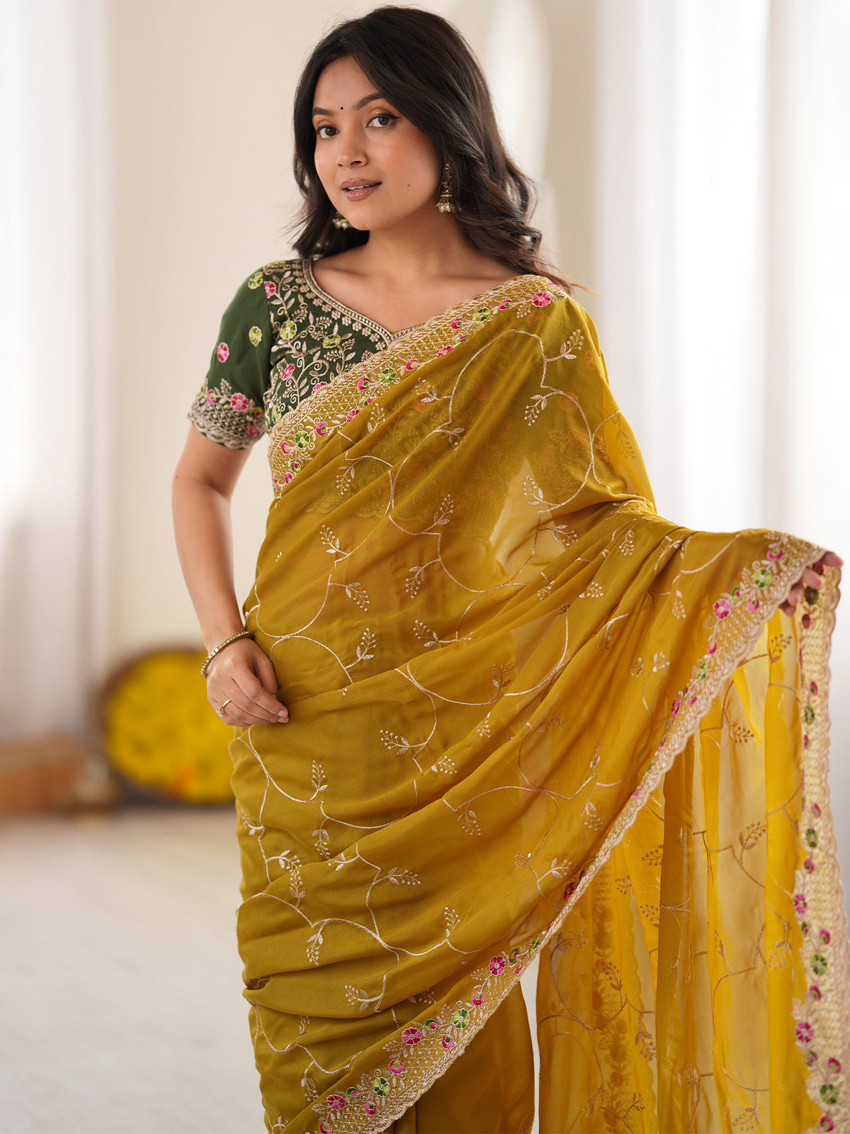 Women's Georgette Saree With Unstitched Blouse Piece