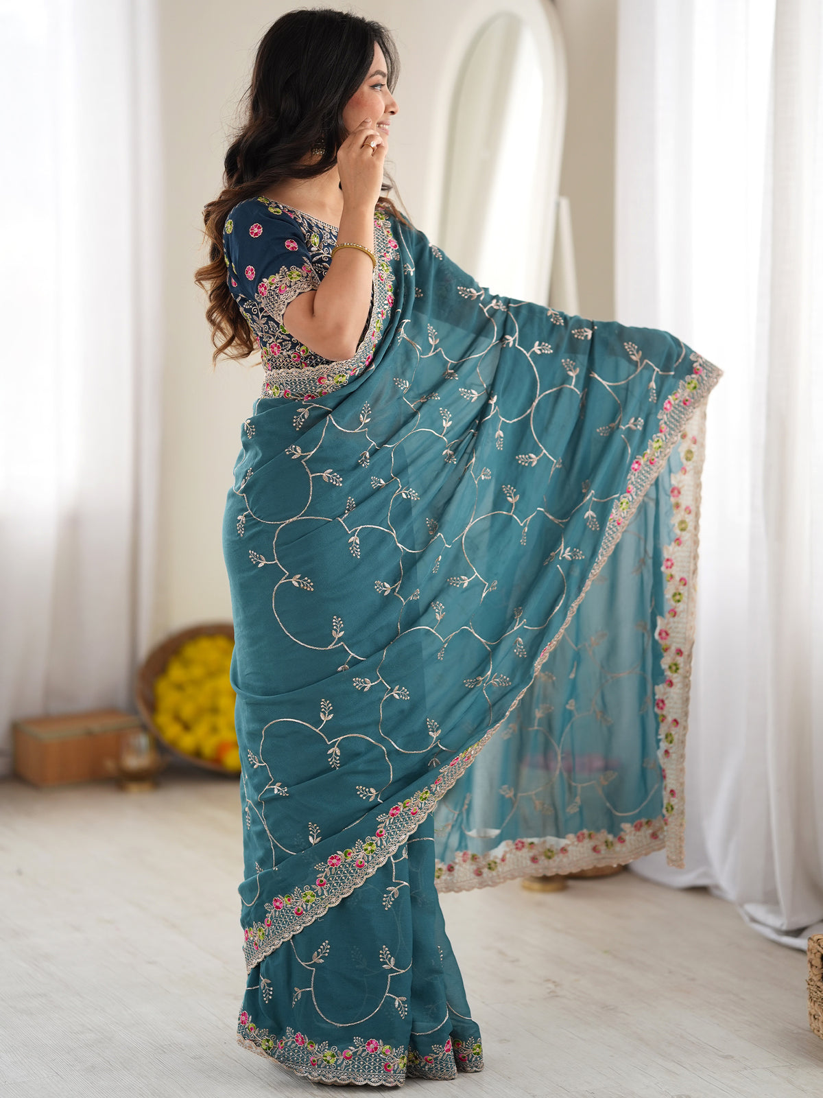 Women's Georgette Saree With Unstitched Blouse Piece