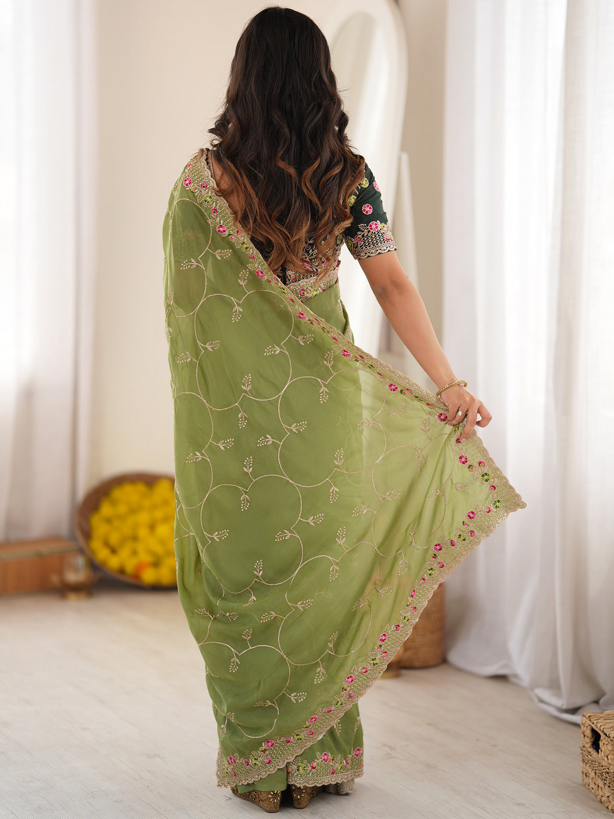 Women's Georgette Saree With Unstitched Blouse Piece