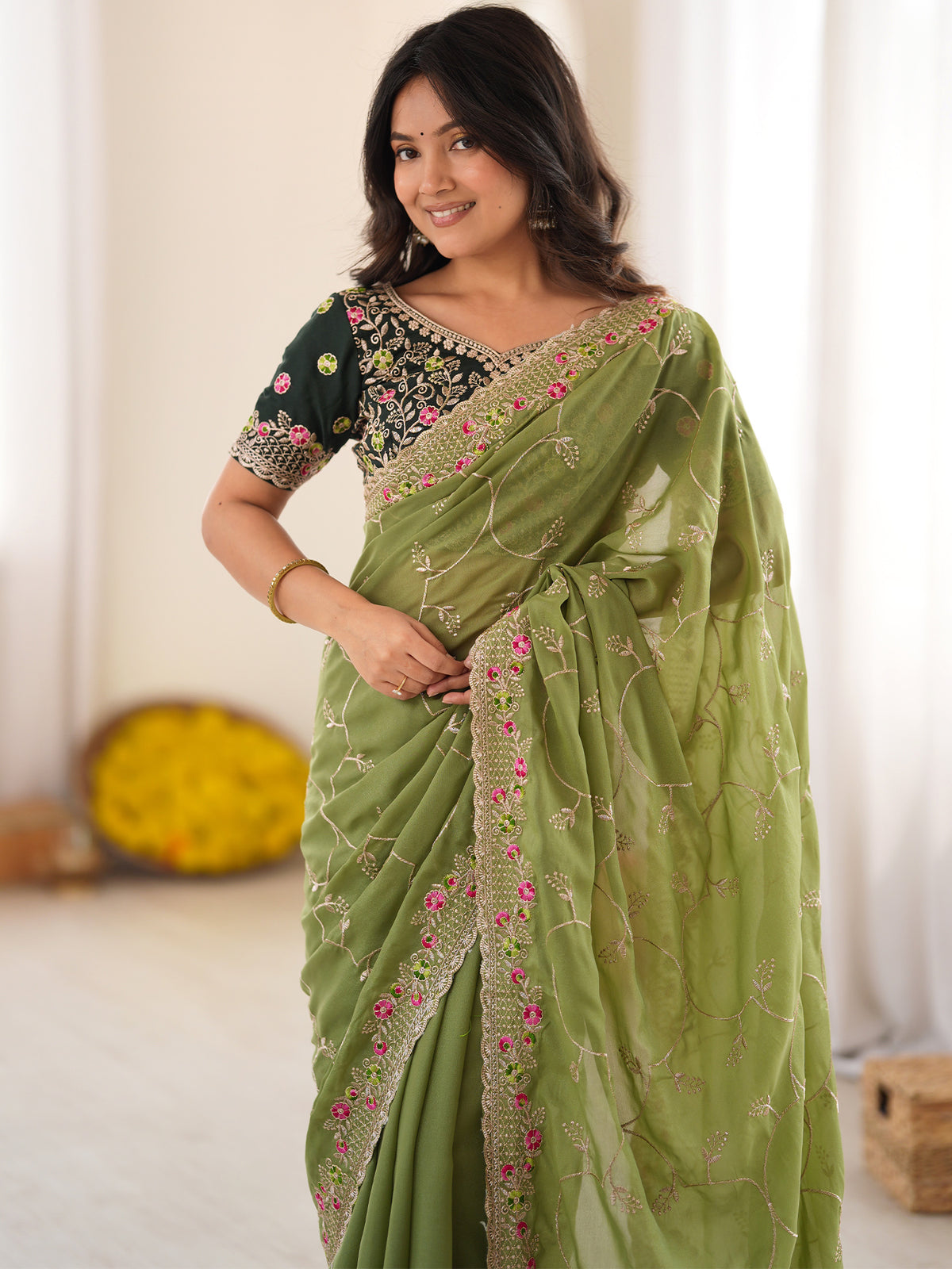 Women's Georgette Saree With Unstitched Blouse Piece