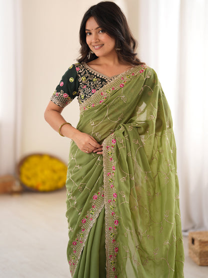 Women's Georgette Saree With Unstitched Blouse Piece