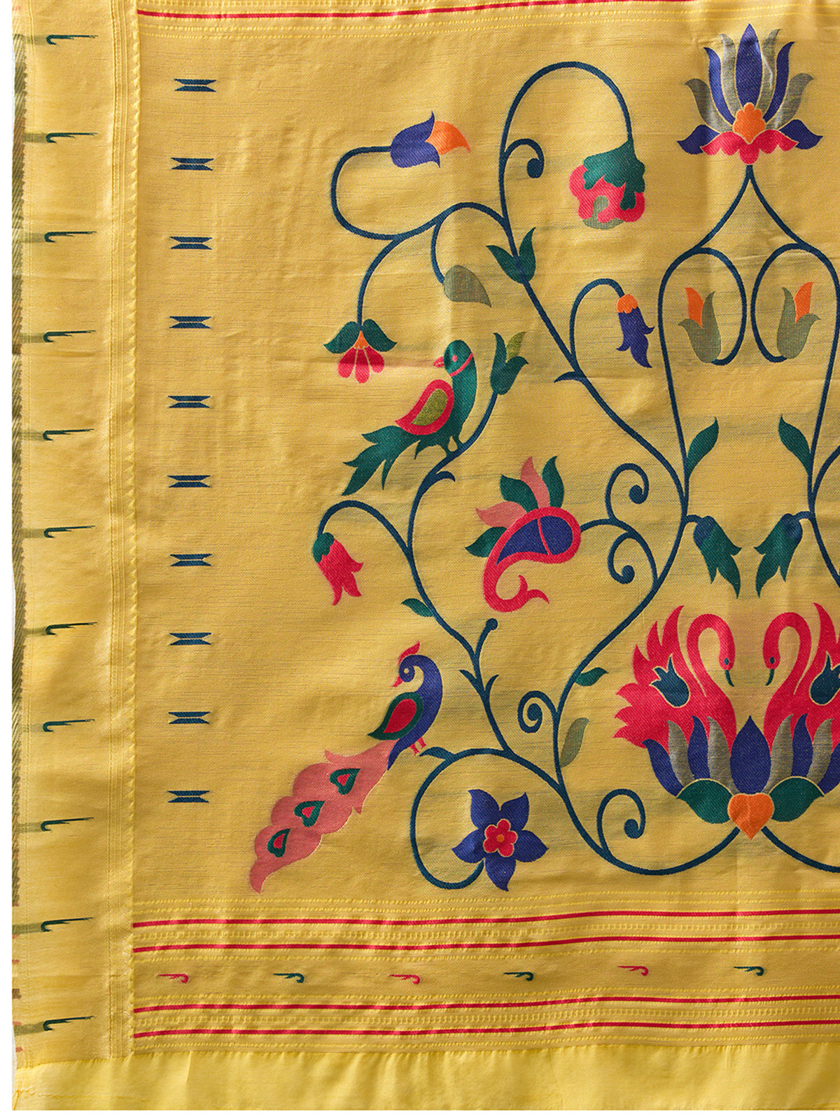 Women's Paithani Silk Saree With Unstitched Blouse Piece