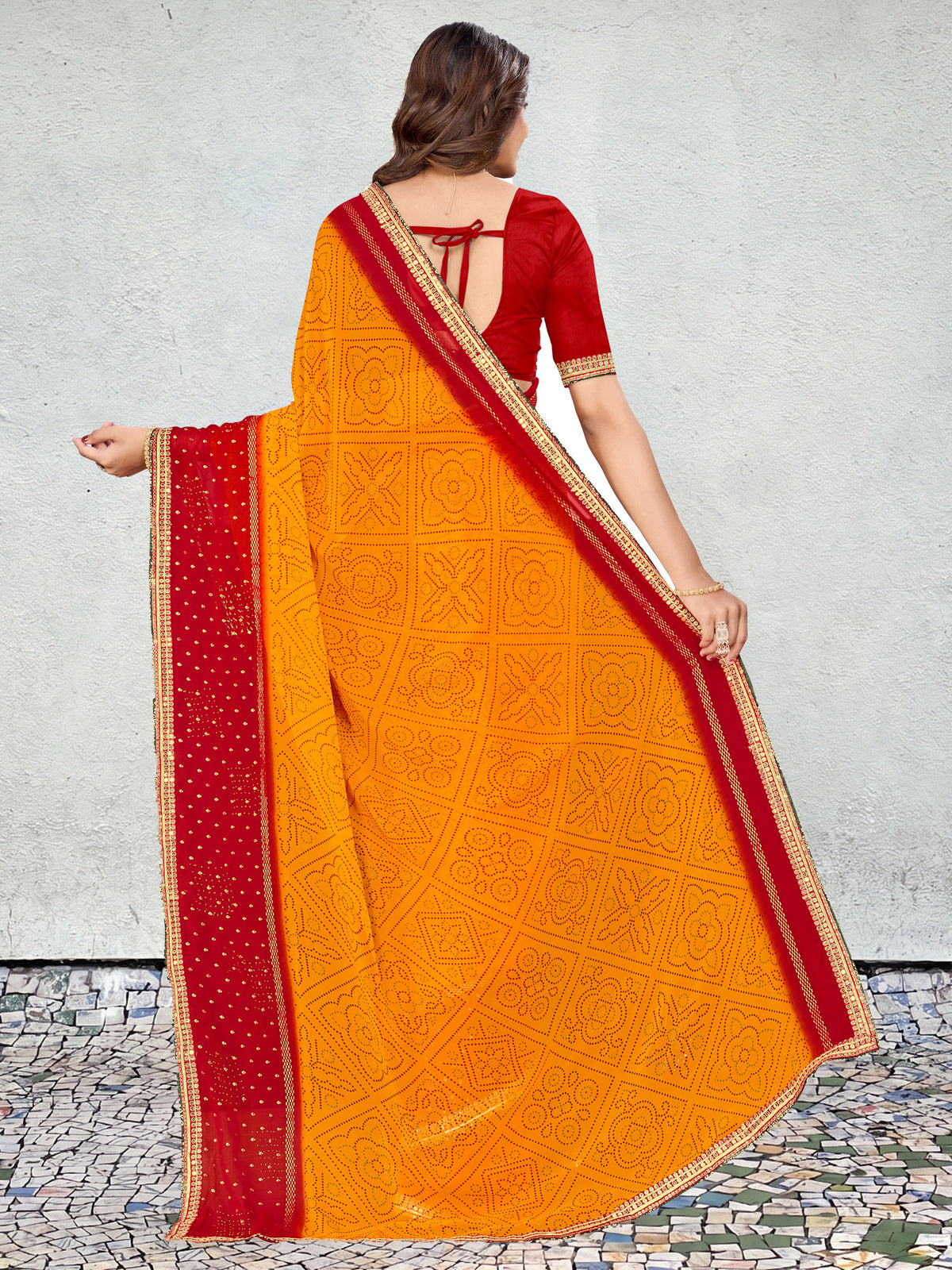 Women's Georgette Bandhani Saree With Unstitched Blouse Piece