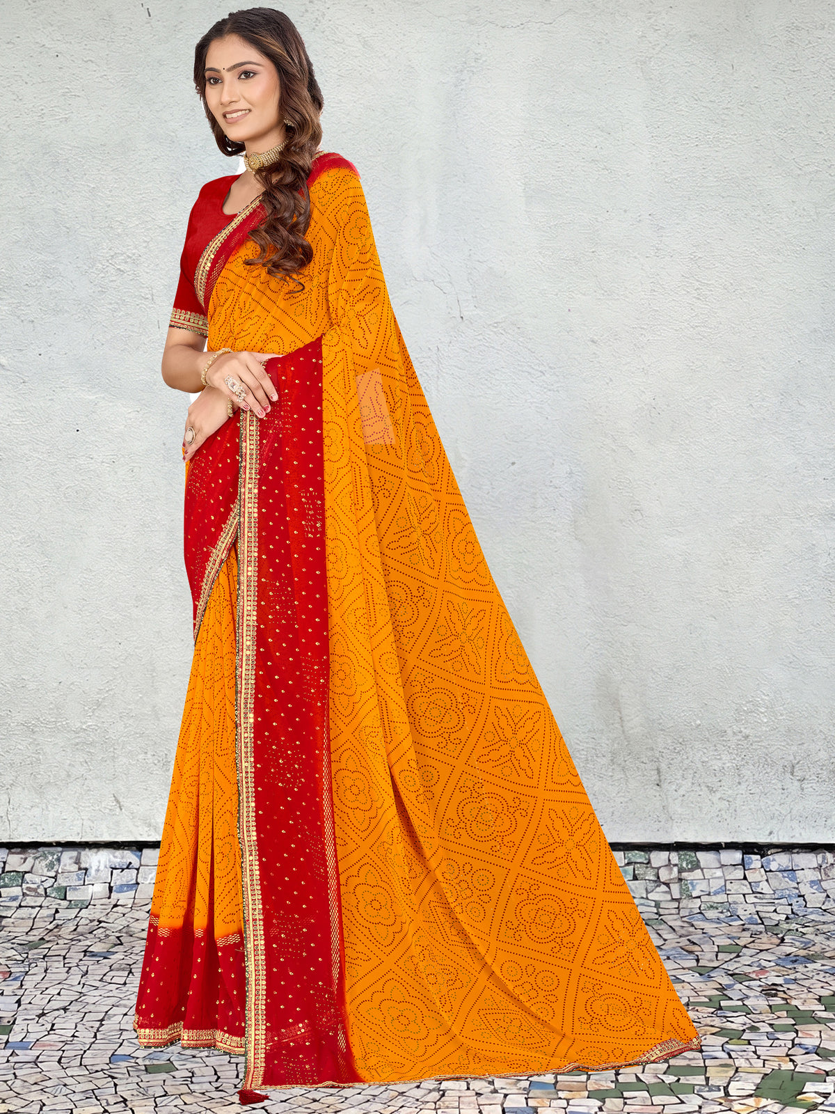Women's Georgette Bandhani Saree With Unstitched Blouse Piece