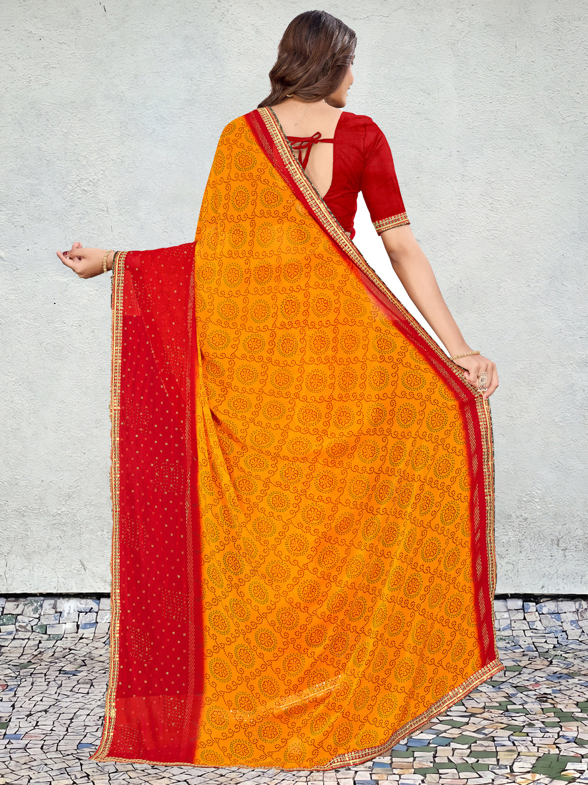 Women's Georgette Bandhani Saree With Unstitched Blouse Piece