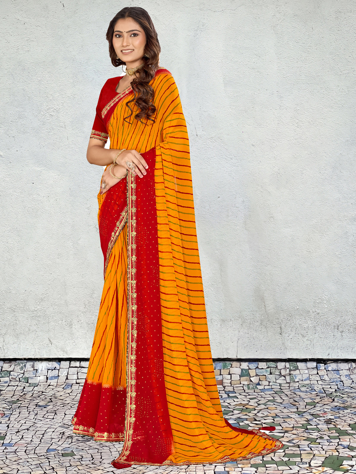 Women's Georgette Bandhani Saree With Unstitched Blouse Piece