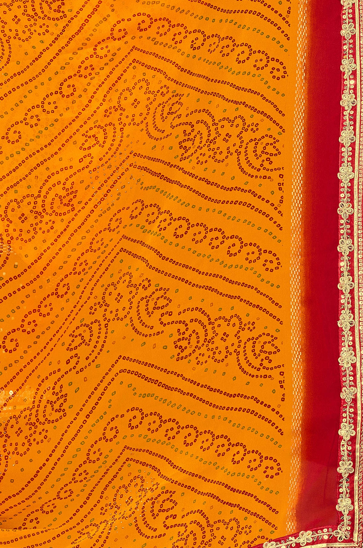 Women's Georgette Bandhani Saree With Unstitched Blouse Piece
