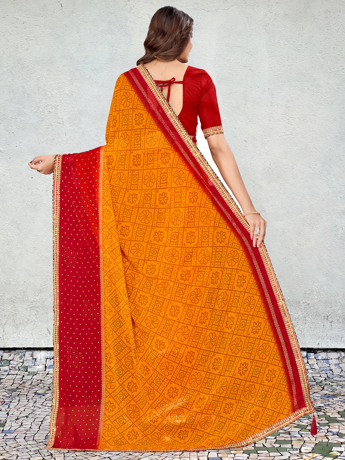 Women's Georgette Bandhani Saree With Unstitched Blouse Piece