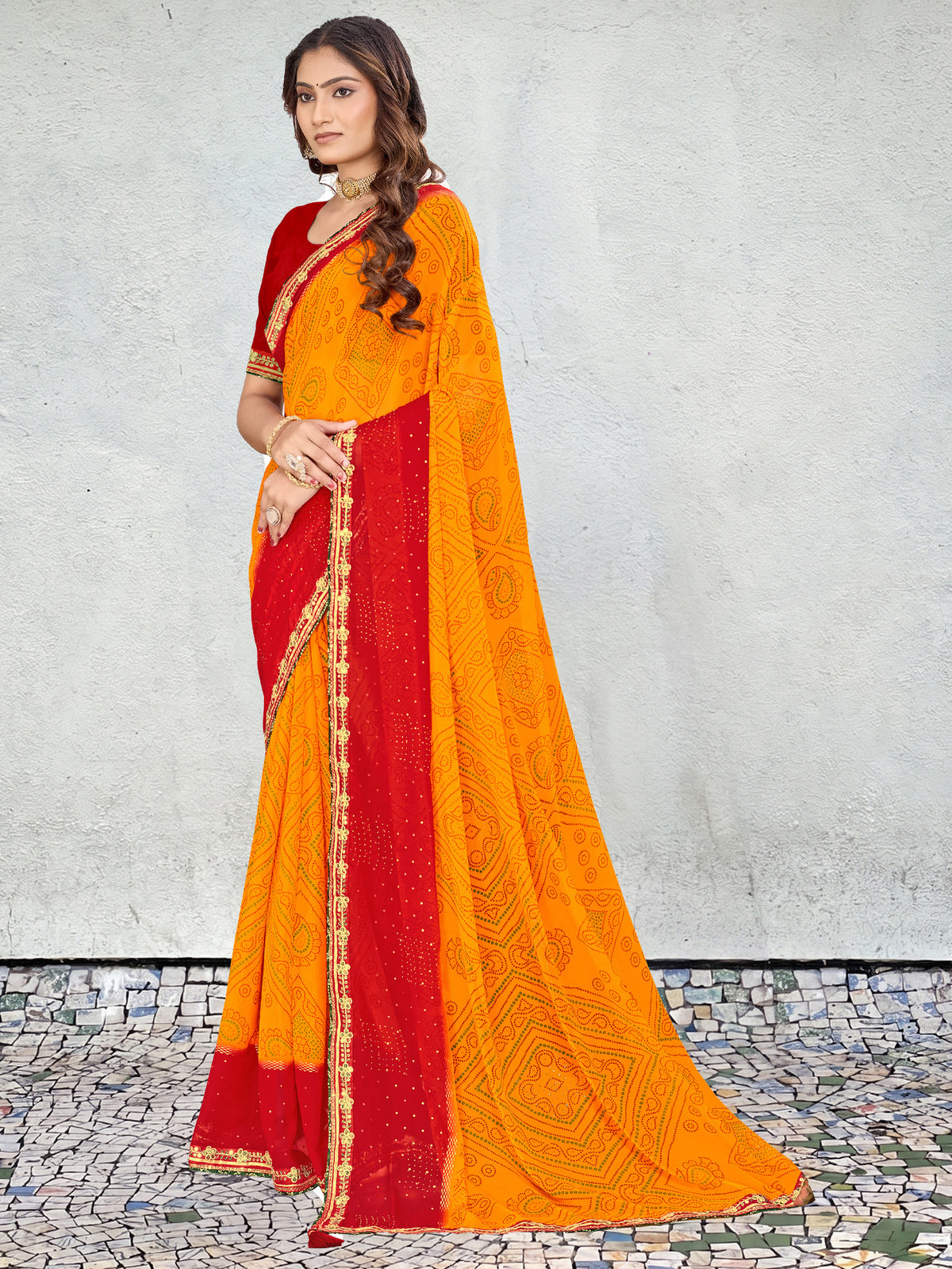 Women's Georgette Bandhani Saree With Unstitched Blouse Piece