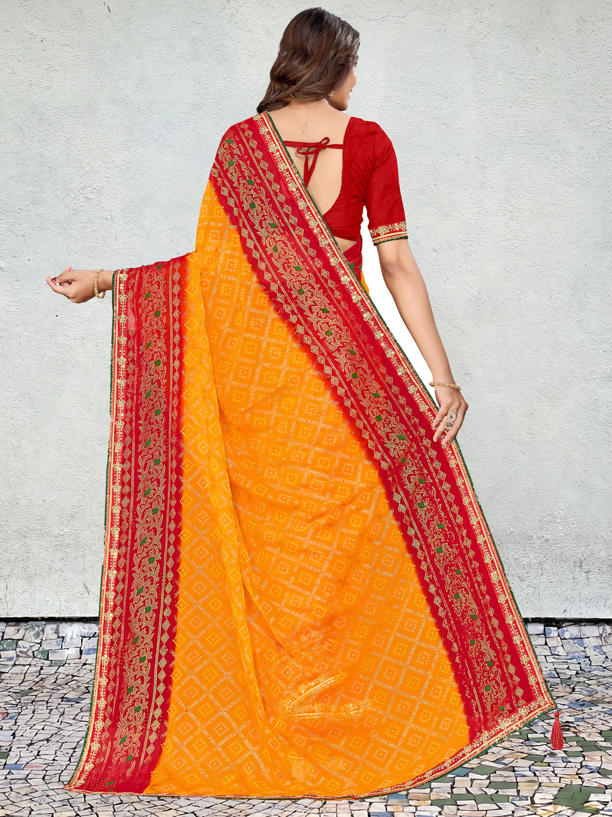 Women's Georgette Bandhani Saree With Unstitched Blouse Piece