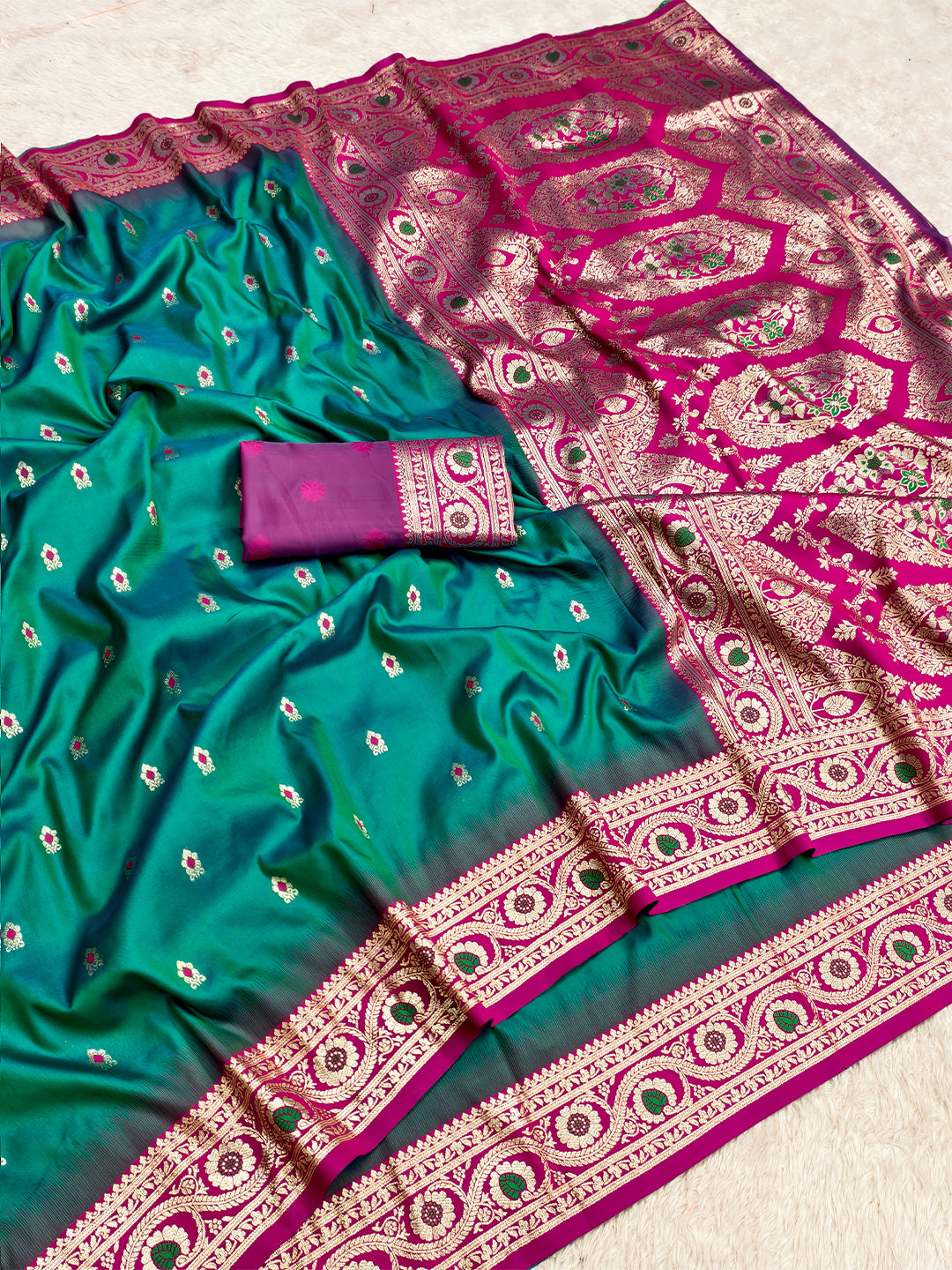 Women's Banarasi Silk Saree With Unstitched Blouse Piece
