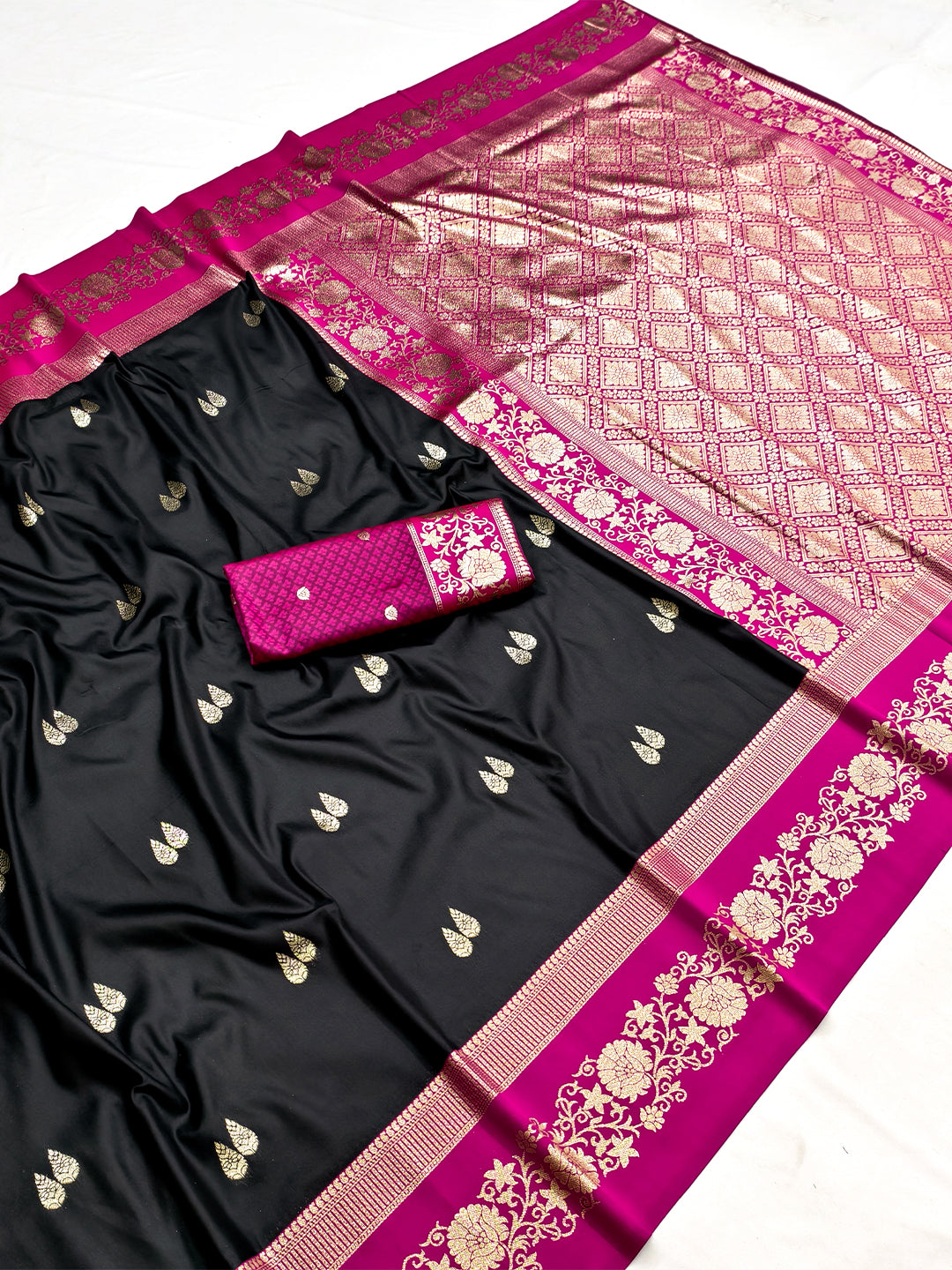 Women's Banarasi Silk Saree With Unstitched Blouse Piece