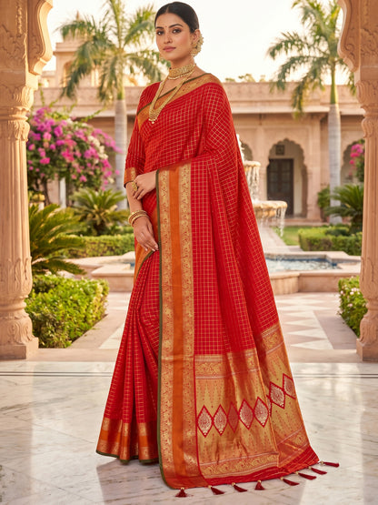 Women's Kanjivaram Silk Saree With Unstitched Blouse Piece