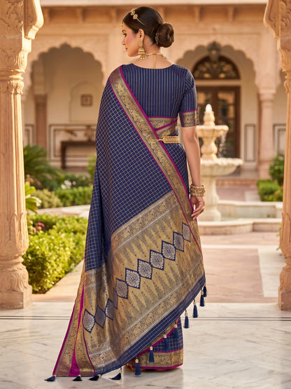 Women's Kanjivaram Silk Saree With Unstitched Blouse Piece