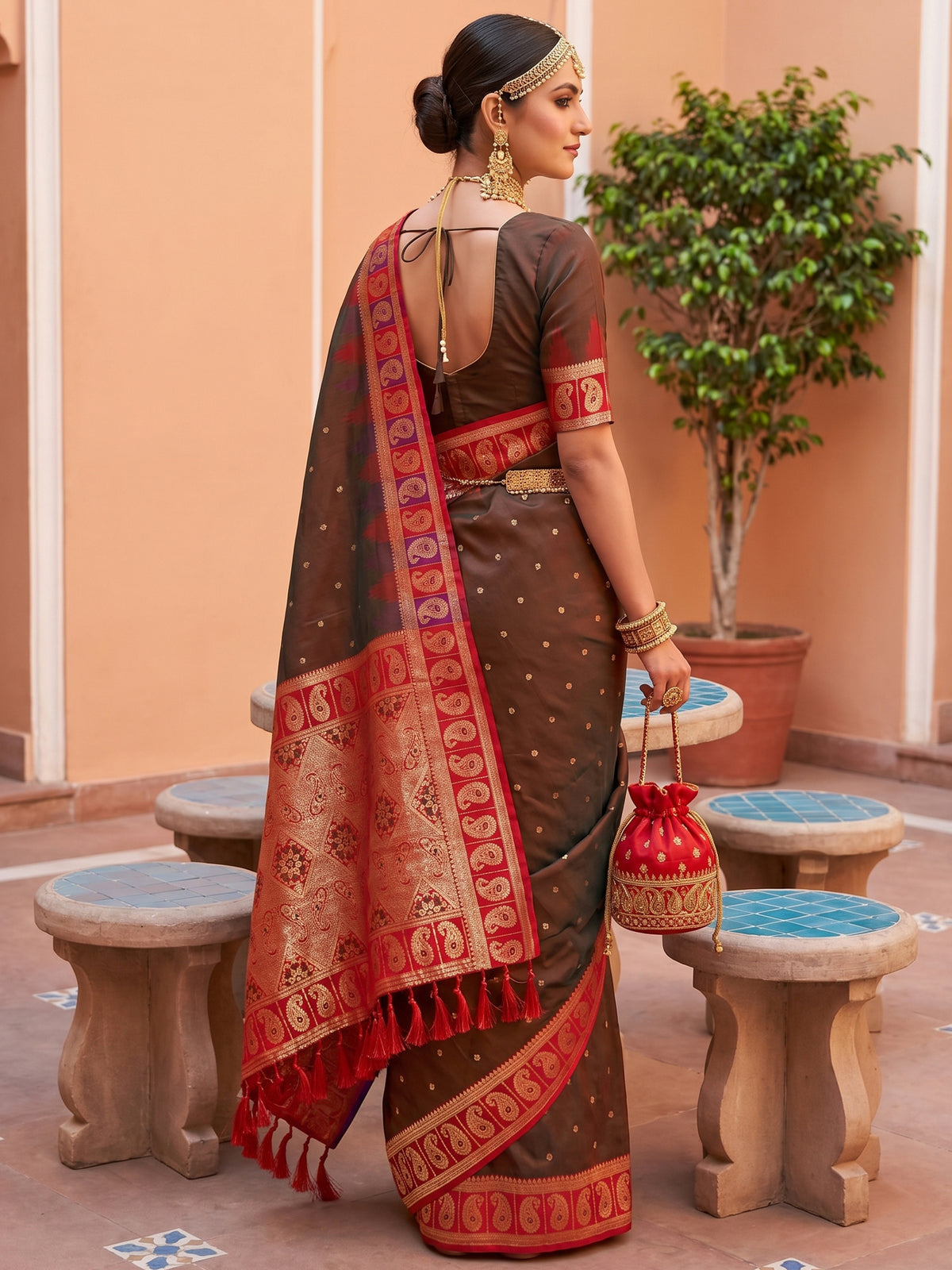 Women's Banarasi Silk Saree With Unstitched Blouse Piece