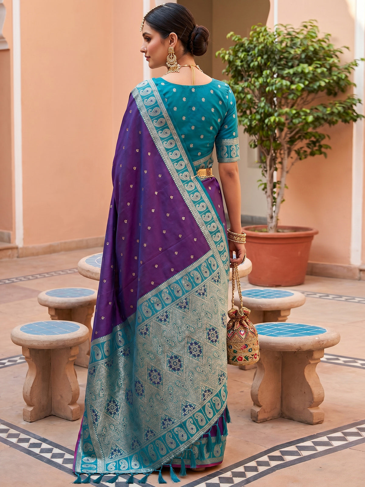 Women's Banarasi Silk Saree With Unstitched Blouse Piece